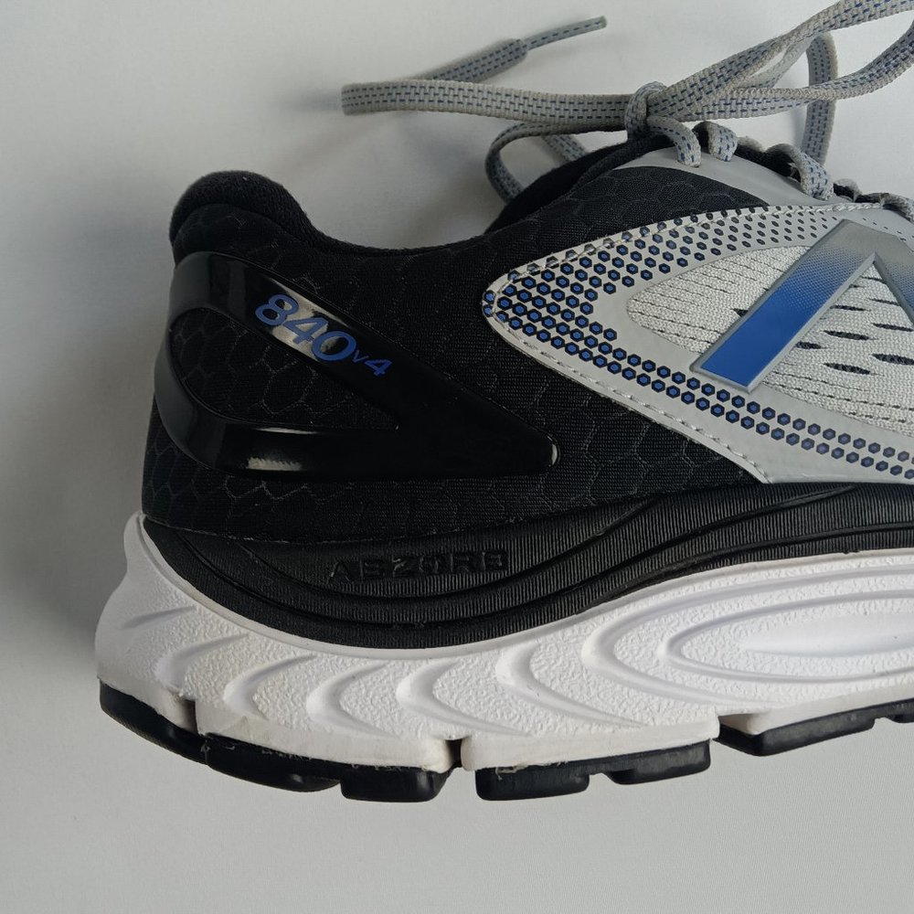 New Balance Men's Running Sneakers. - Picture 8 of 9